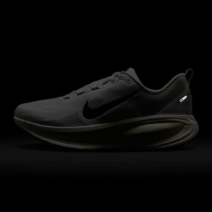 Nike Vomero 18: conforto premium e amortecimento ZoomX Running Land